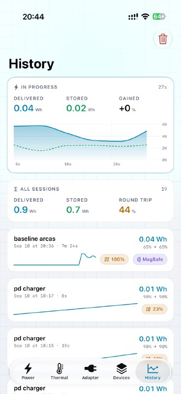 MiniWatts: 面向 iPhone 的底层电池与充电监测工具感谢 MiniBili 作者投稿• 直接读取 iOS 电源管理传感器，展示充电器输出功率、电芯实际入电功率与热耗散数据• 汇总多个温度传感器读数，并提供功率、温度、充电器和历史视图，适合分析充电发热与供电状态• 基于 Apple 私有 API 构建，支持通过 Sideloadly、AltStore、SideStore 或 Xcode 自签安装，适用于 iOS 17 及以上设备